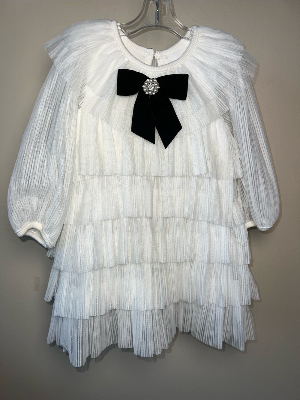 NWT Petite Hailey Elegant White Tiered Ruffle Kids Dress with Black Bow Sz 4